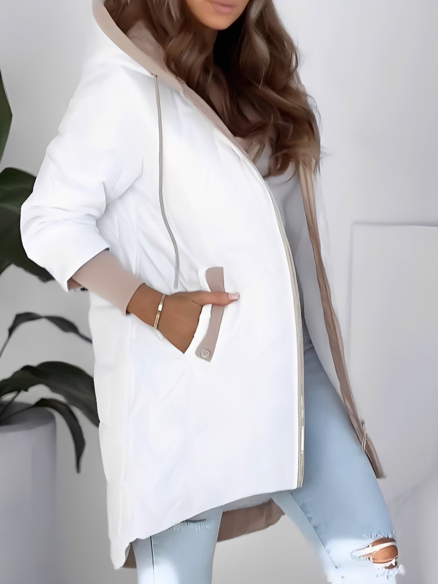 Sharla - Eleganter und warmer Damenmantel mit Kapuze